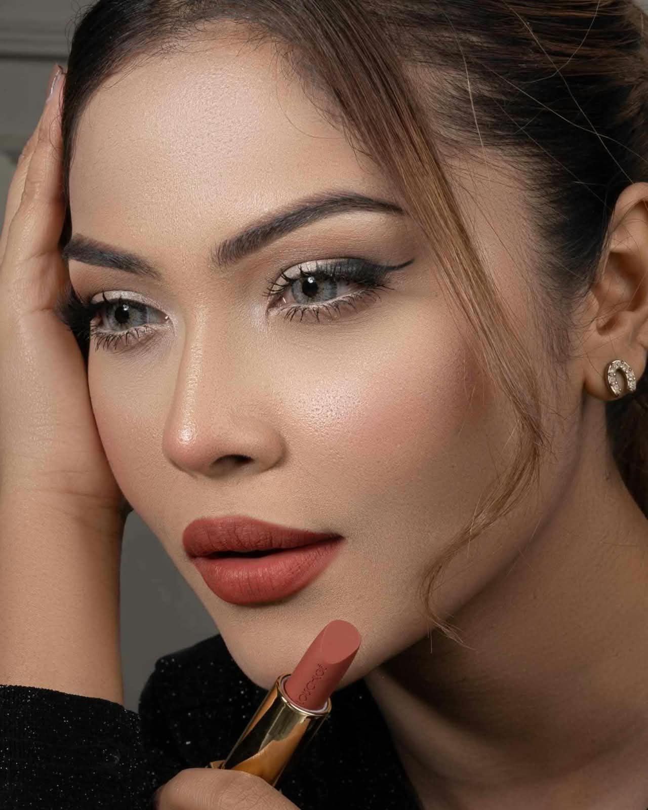 Blushing Chloé Matte Lipstick