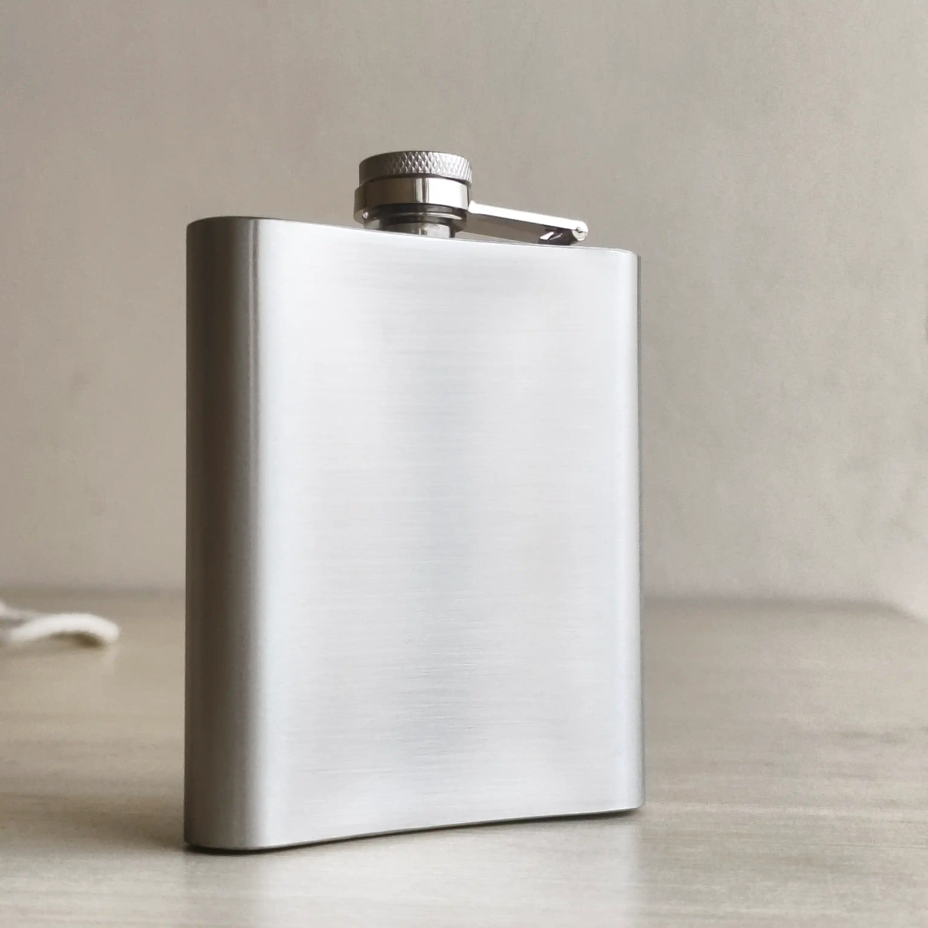 CURLUX CLASSIC HIP FLASK 9OZ (265ml)